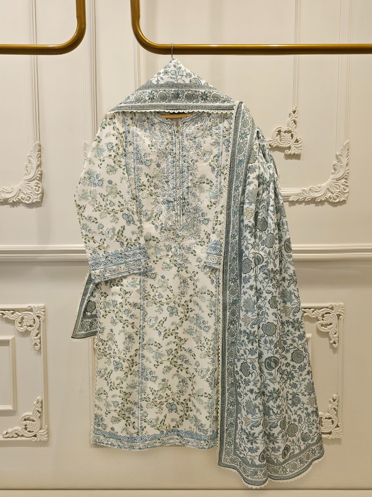 3 Piece - Embroidered Lawn Suit S115223