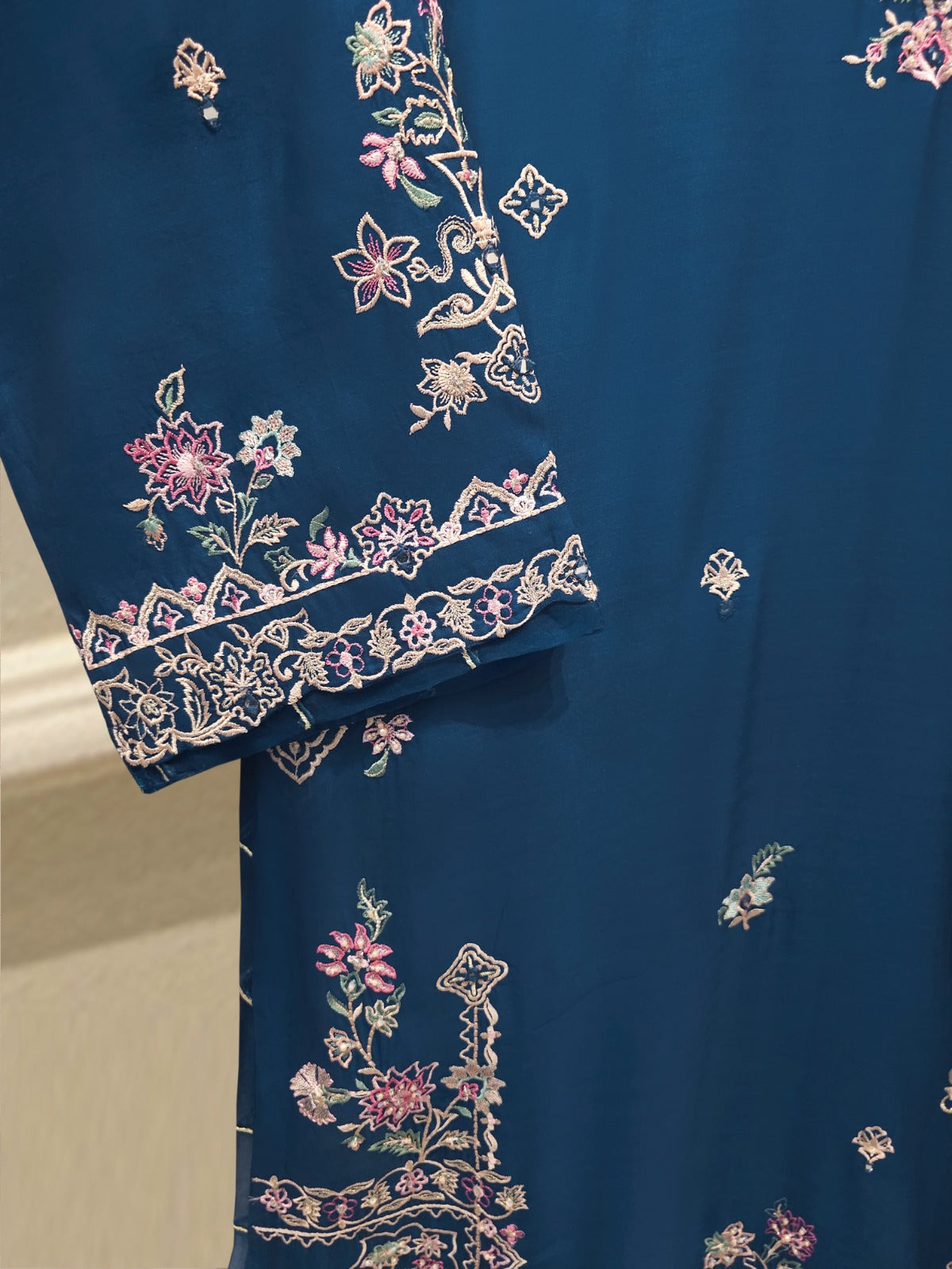 3 Piece - Pure Khaddi Silk Embroidered  Suit S115237
