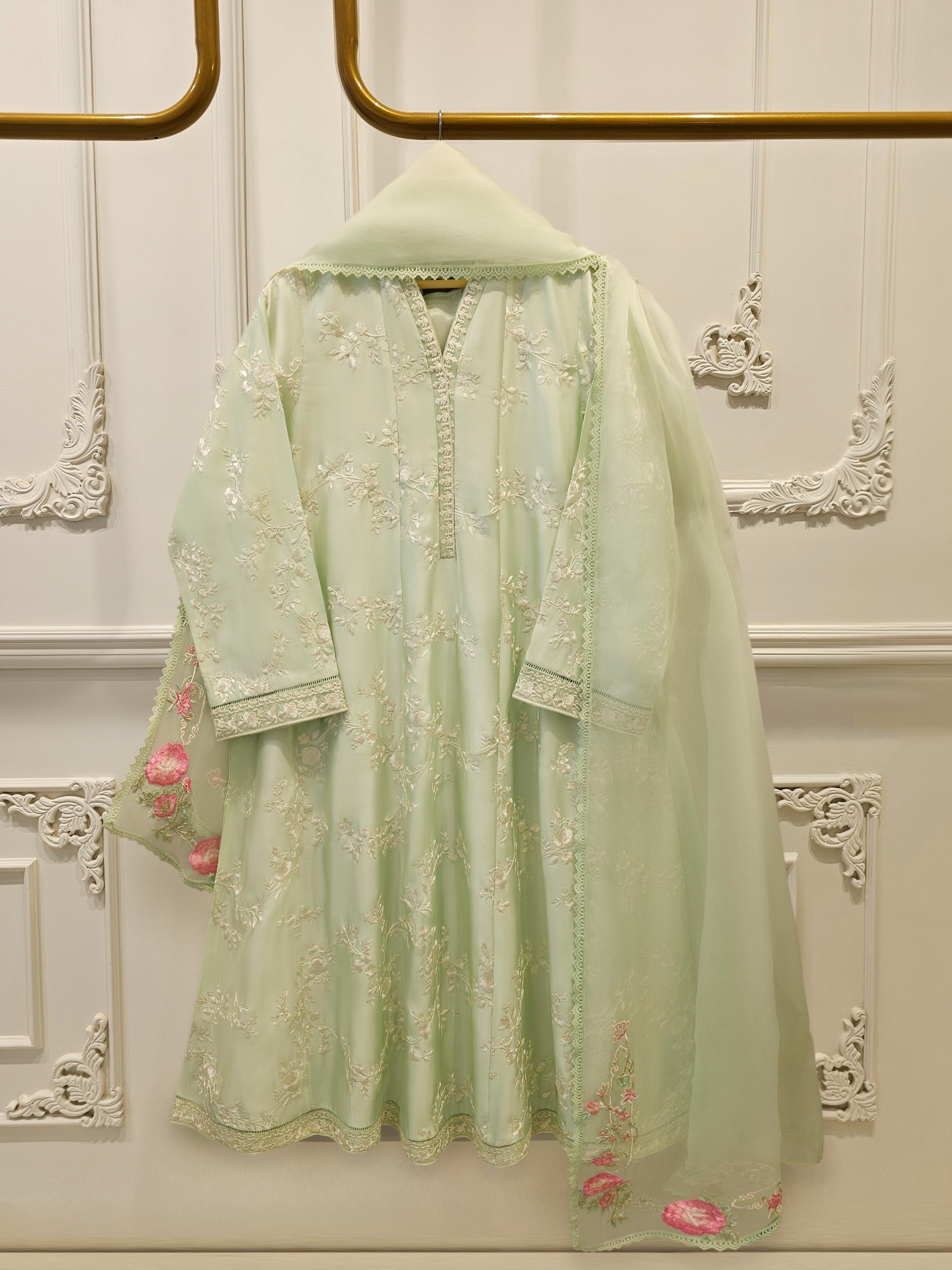 3 Piece- Pure  Sheesha Silk Embroidered Suit S115344