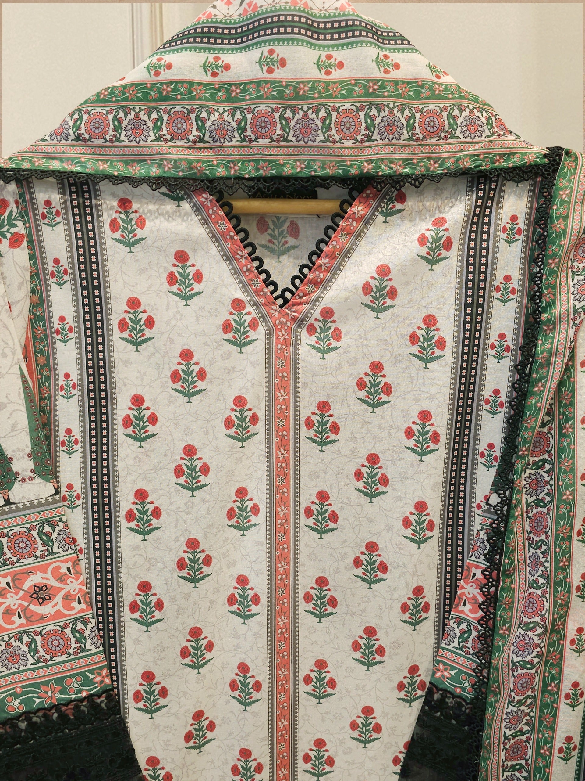 2 Piece Digital Printed Lawn Suit S115339