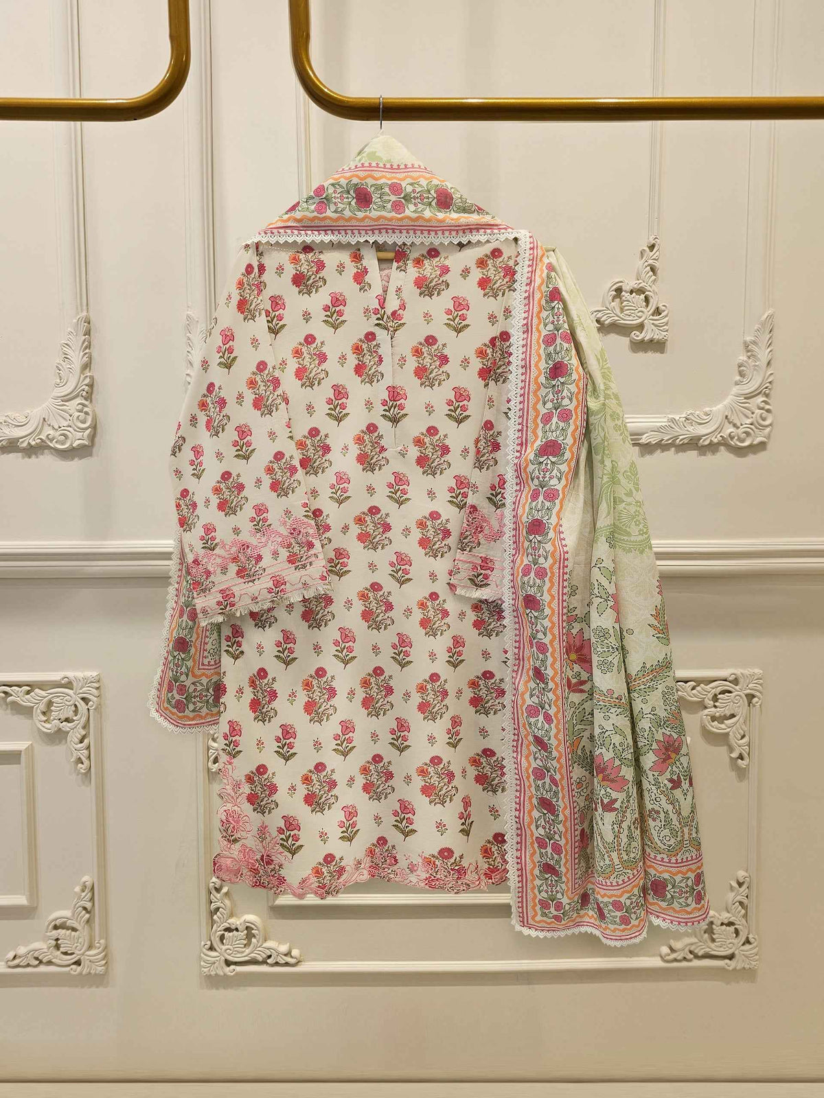 3 Piece - Digital Printed lawn Suit S115368
