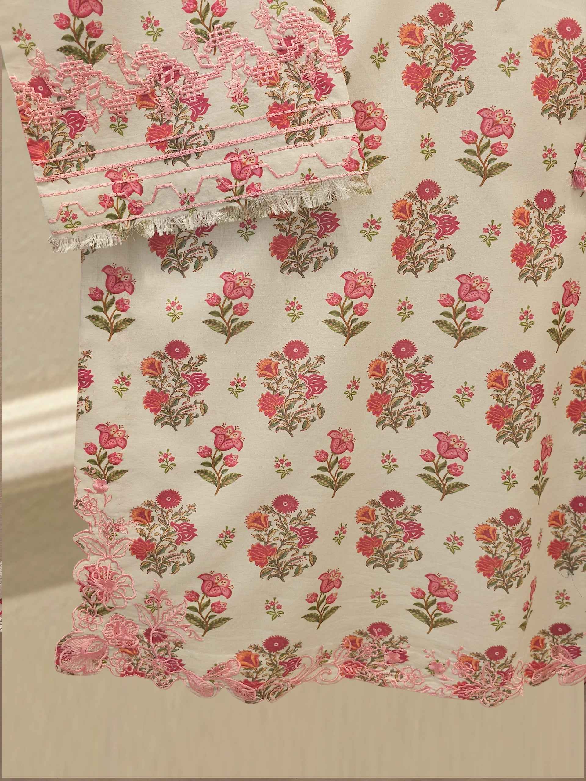 3 Piece - Digital Printed lawn Suit S115368