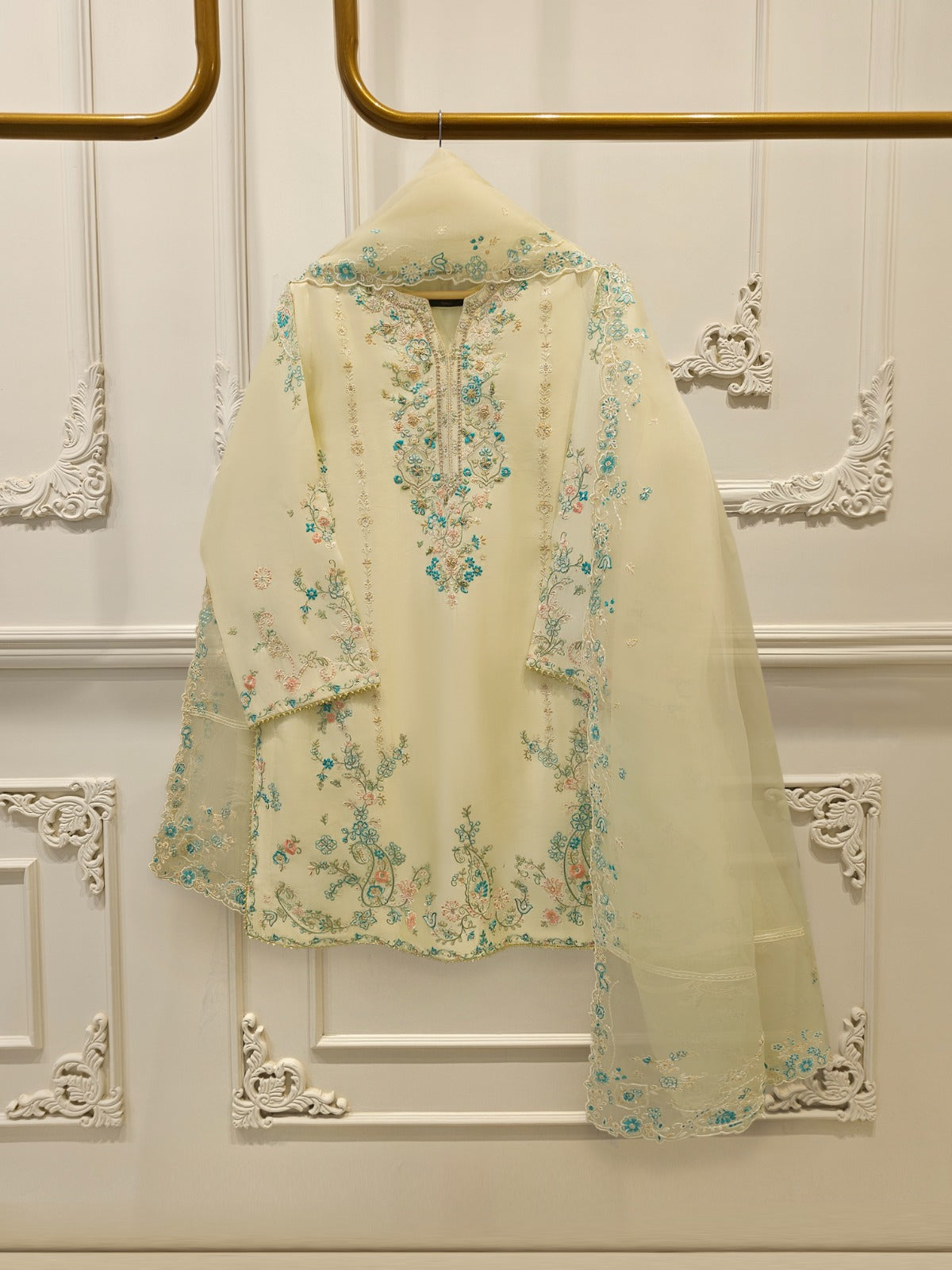 3 Piece- Pure  Sheesha Silk Embroidered Suit S115406