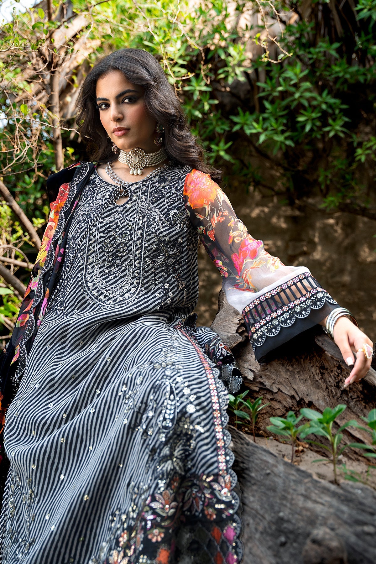 3-PC Stitched Embroidered Chiffon Collection VSLW6-02P